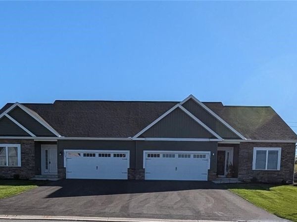 5850 Monarch Drive , Farmington, NY 14425