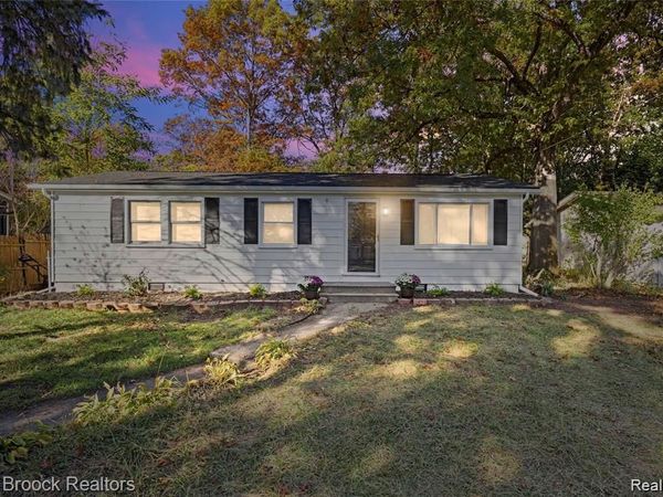 9650 Cooley Lake Road, White Lake Twp, MI 48386