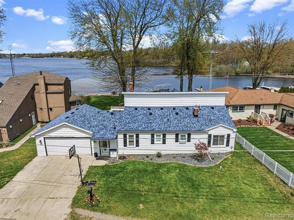 3142 Ponemah Drive, Fenton Twp, MI 48430