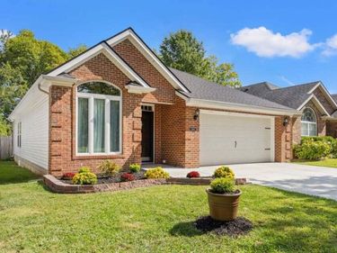 3105 Many Oaks Park, Lexington, KY 40509