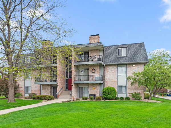 1720 Homan Drive, Unit 202, Schererville, IN 46375