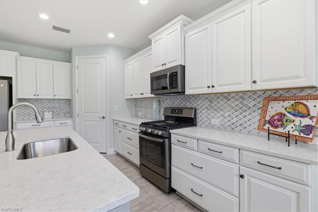 7542 Cypress Walk Dr , Fort Myers, FL 33966 Photo
