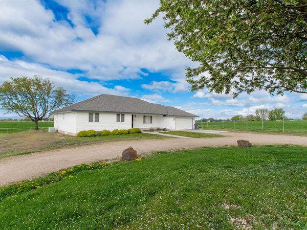 517 S Dewey Lane, Nampa, ID 83687