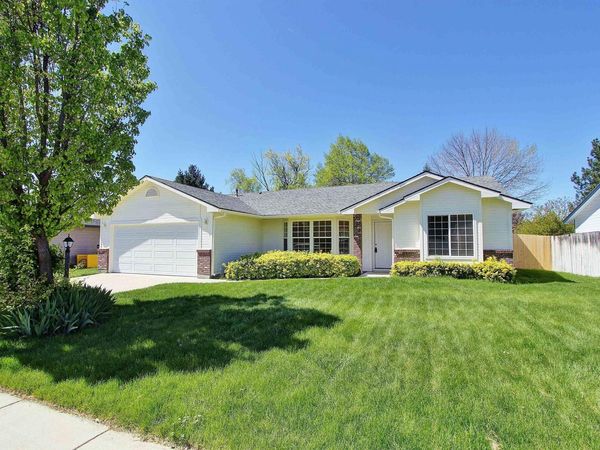 7217 N Parkcrest Ave, Boise, ID 83714
