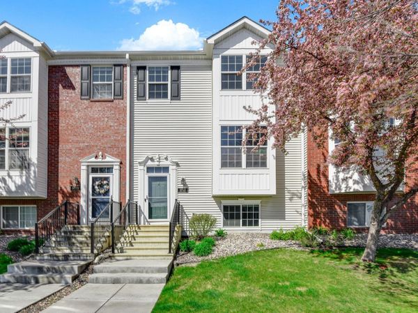 1718 Riverside Drive, Shakopee, MN 55379