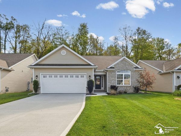 8052 Timber Wood Lane, Temperance, MI 48182