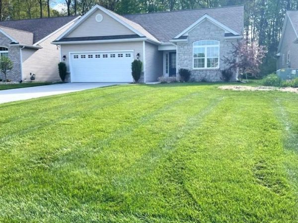 8052 Timber Wood Lane, Temperance, MI 48182