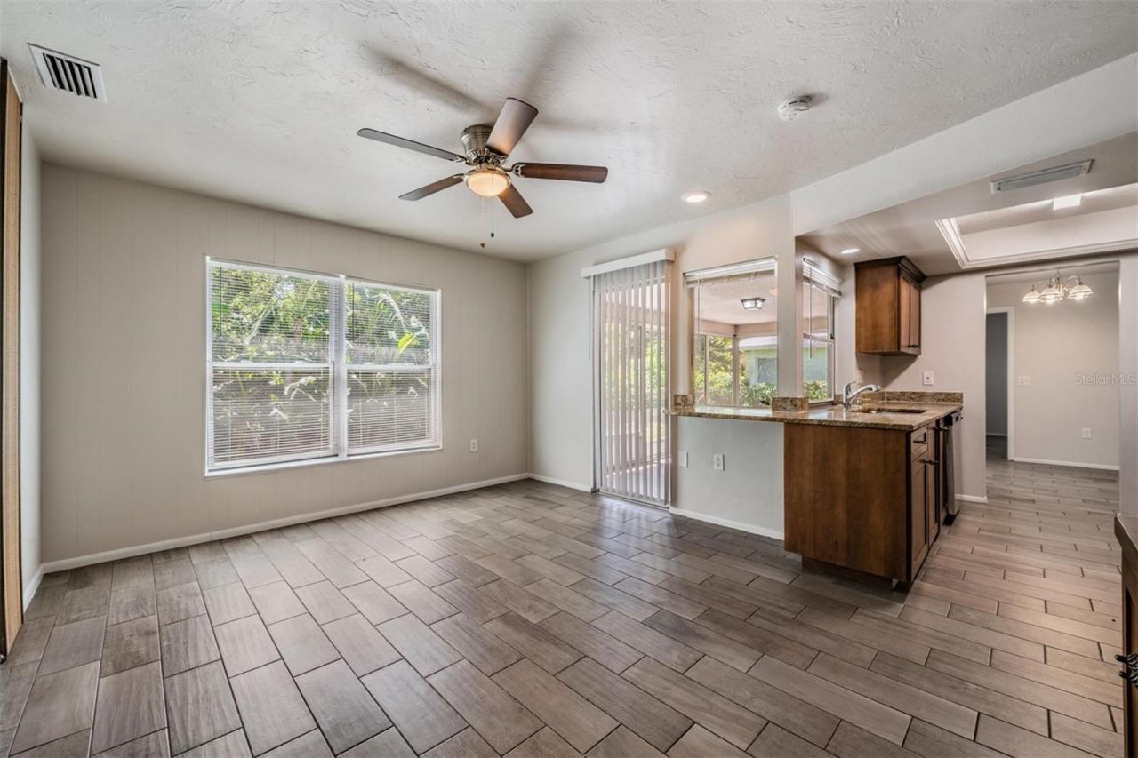 1124 Danny Drive, Sarasota, FL 34243 Photo