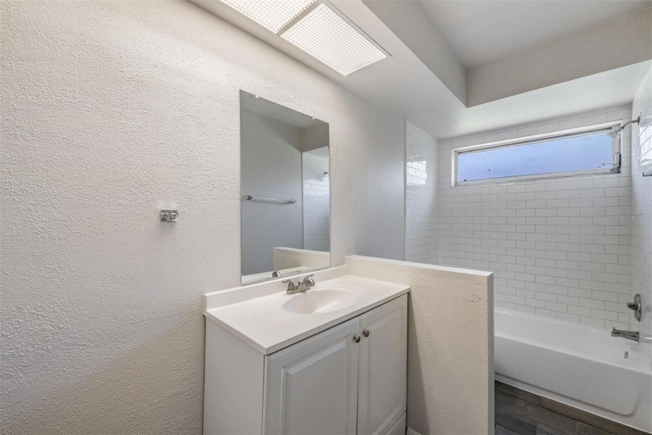 1124 Danny Drive, Sarasota, FL 34243 Photo