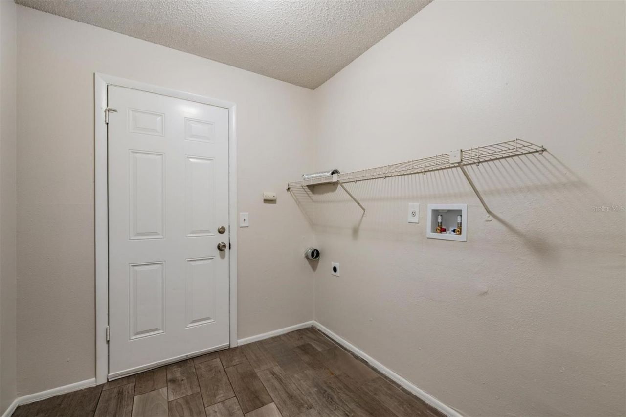 1124 Danny Drive, Sarasota, FL 34243 Photo