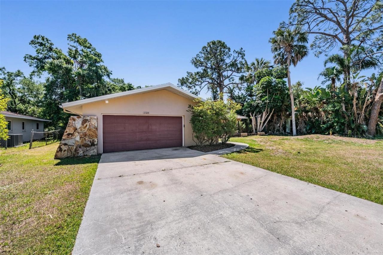 1124 Danny Drive, Sarasota, FL 34243 Photo
