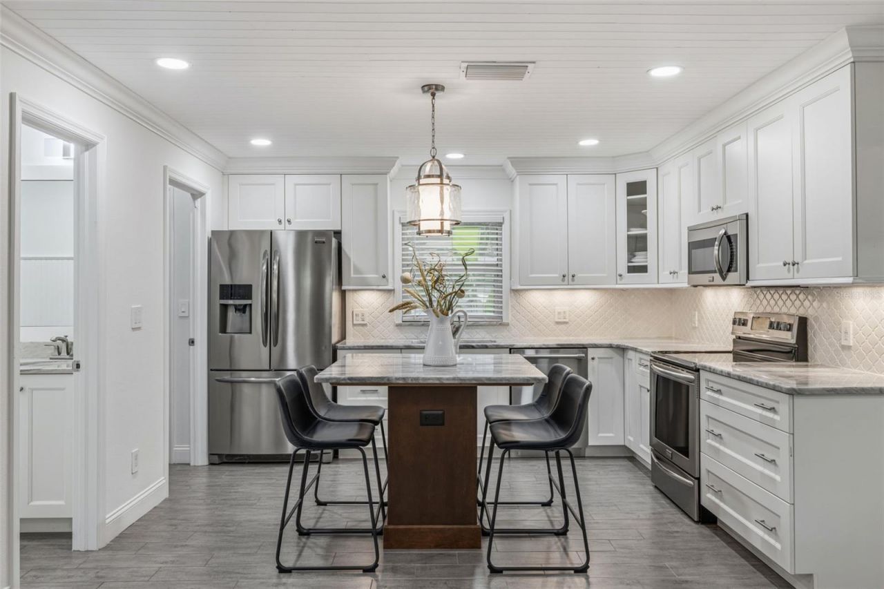 900 Oak Hollow Place, Brandon, FL 33510 Photo