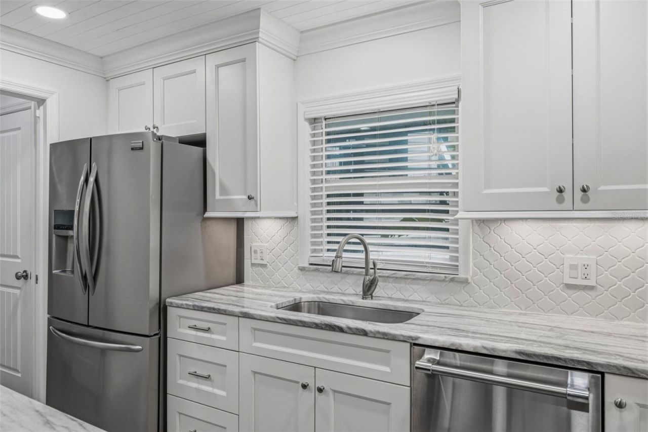 900 Oak Hollow Place, Brandon, FL 33510 Photo