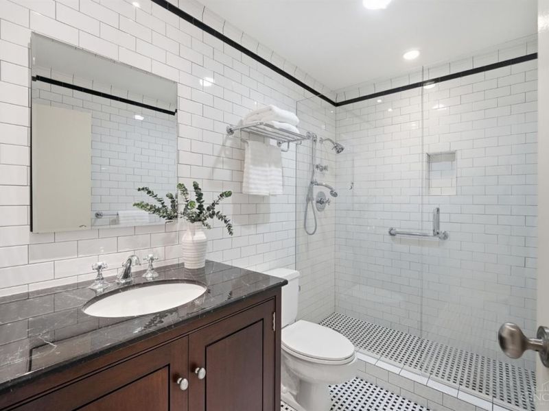2444 Madison Road, Unit 2002, Cincinnati, OH 45208 Photo 58