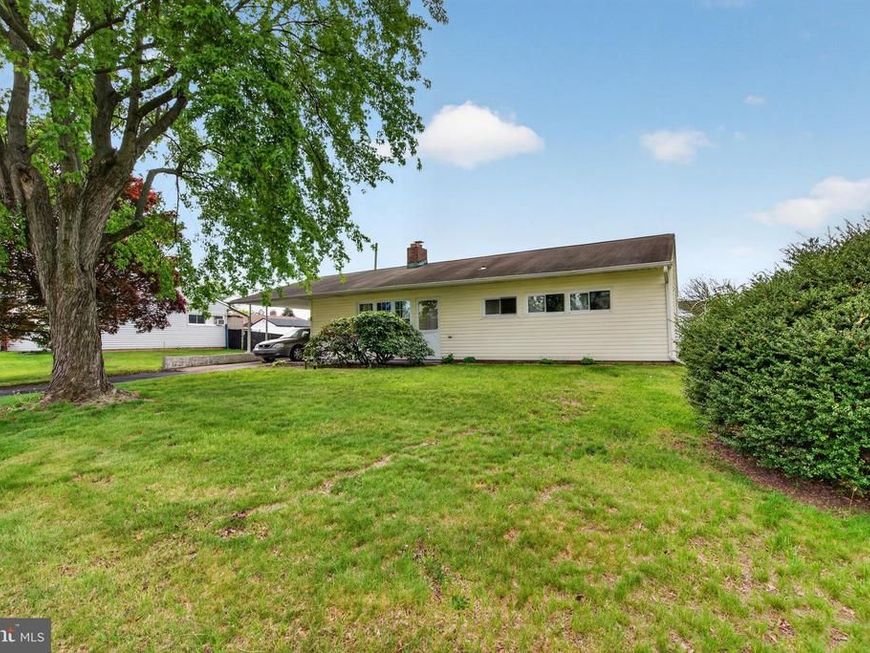 2 Silver Birch Lane , Levittown, PA 19055 Main Photo