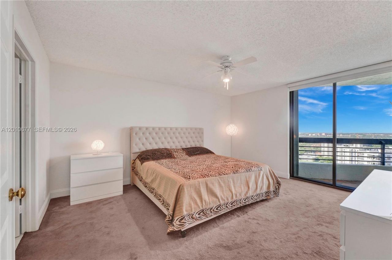3500 Mystic Pointe Dr , Unit 3302, Aventura, FL 33180 Photo