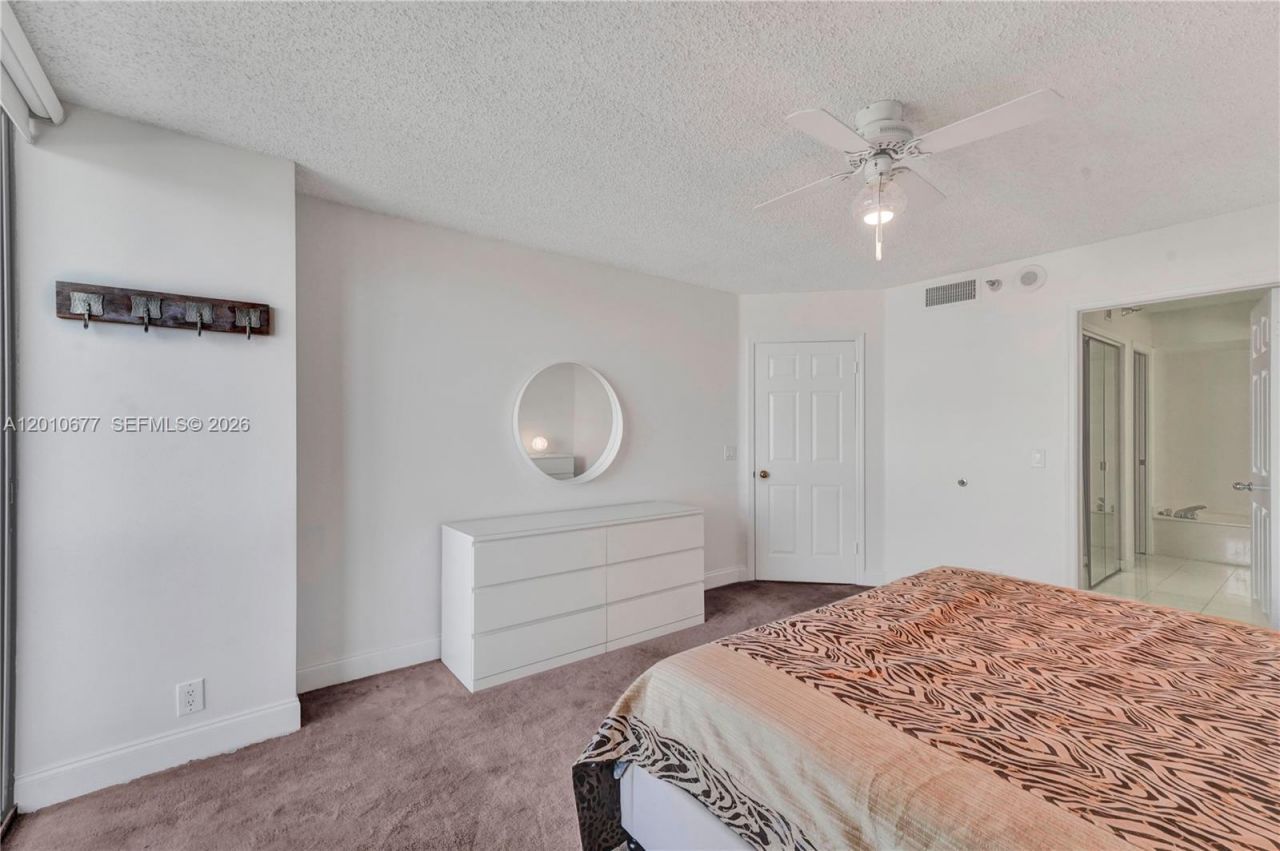 3500 Mystic Pointe Dr , Unit 3302, Aventura, FL 33180 Photo