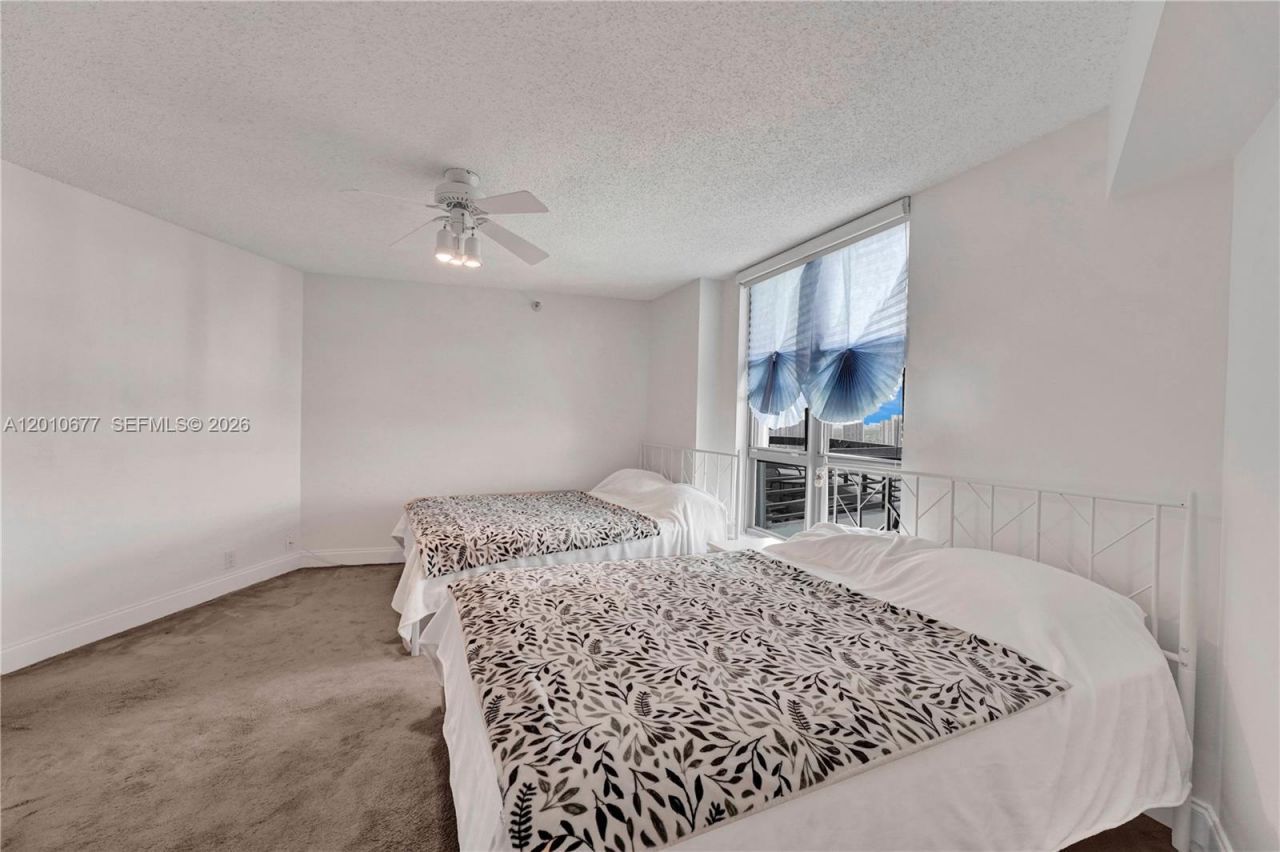 3500 Mystic Pointe Dr , Unit 3302, Aventura, FL 33180 Photo