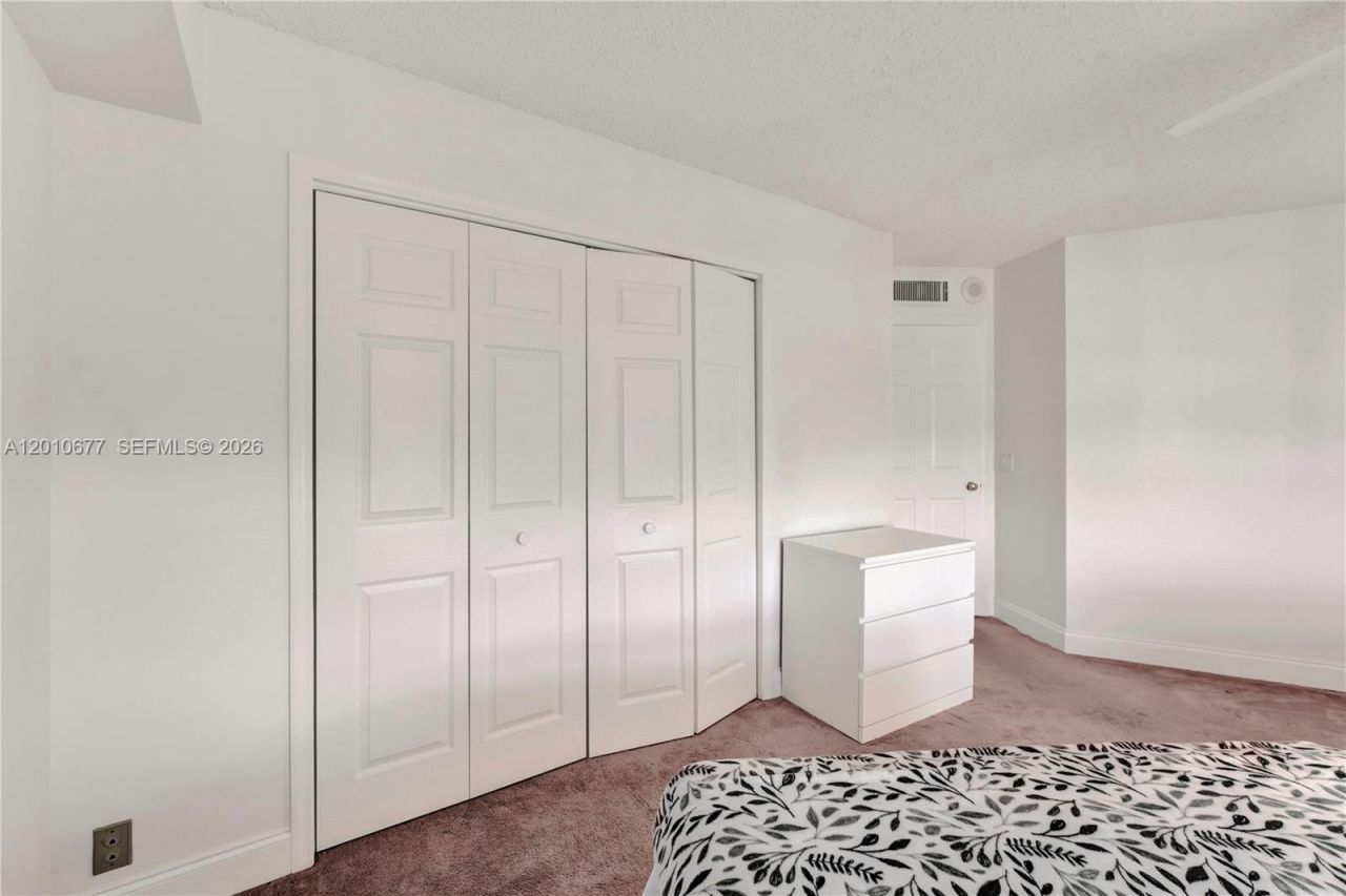 3500 Mystic Pointe Dr , Unit 3302, Aventura, FL 33180 Photo