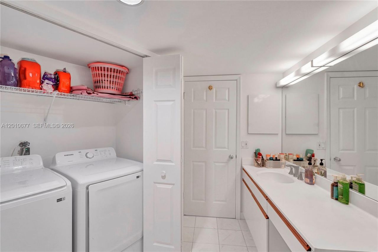 3500 Mystic Pointe Dr , Unit 3302, Aventura, FL 33180 Photo