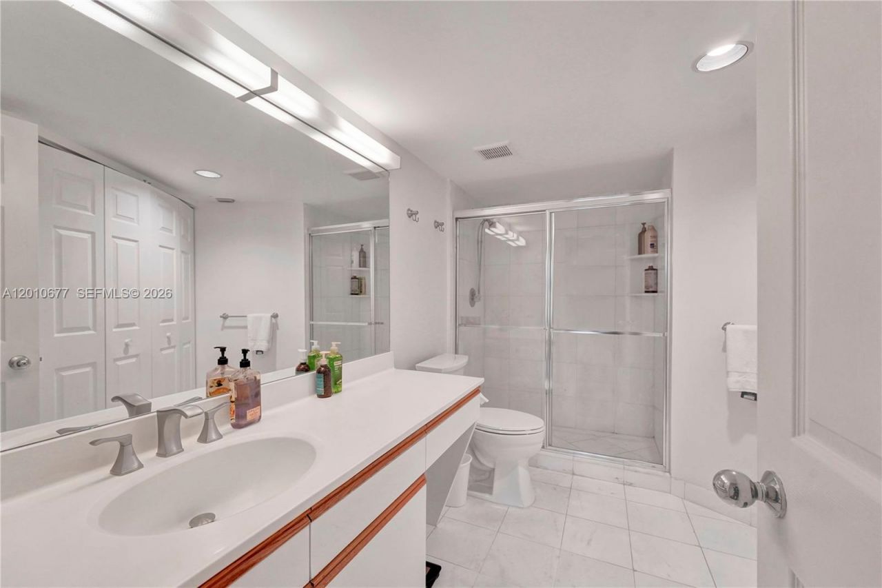 3500 Mystic Pointe Dr , Unit 3302, Aventura, FL 33180 Photo