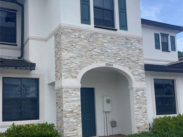 10005 SW 228th Ter , Miami, FL 33190