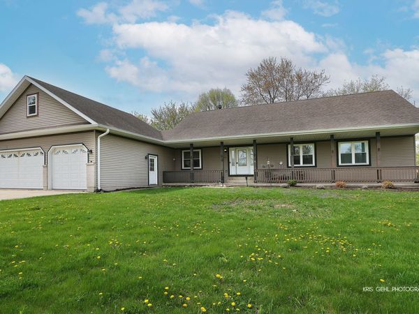 600 Meadow Lane, Winthrop Harbor, IL 60096