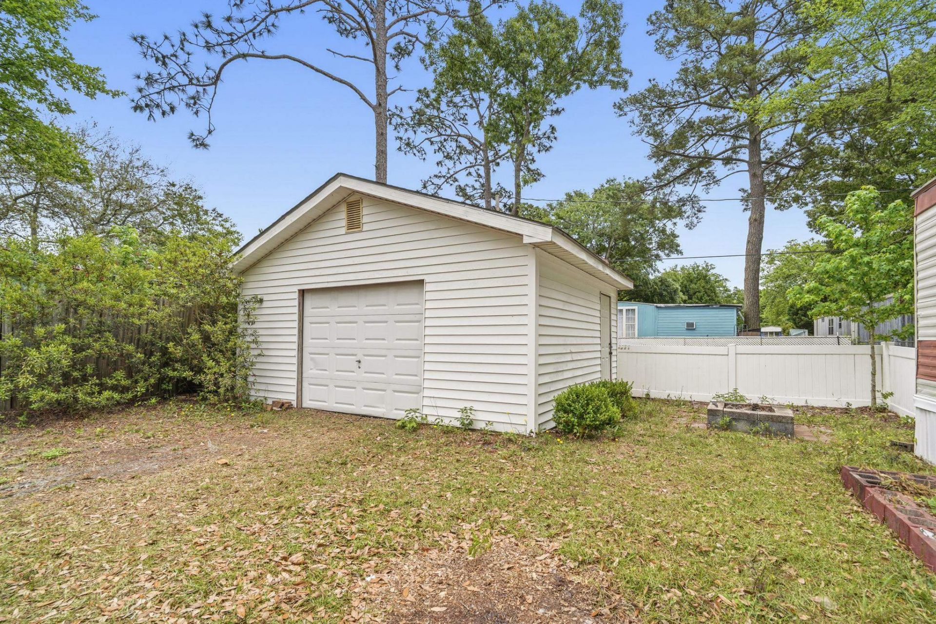 2736 Capricorn Dr. Photo 23