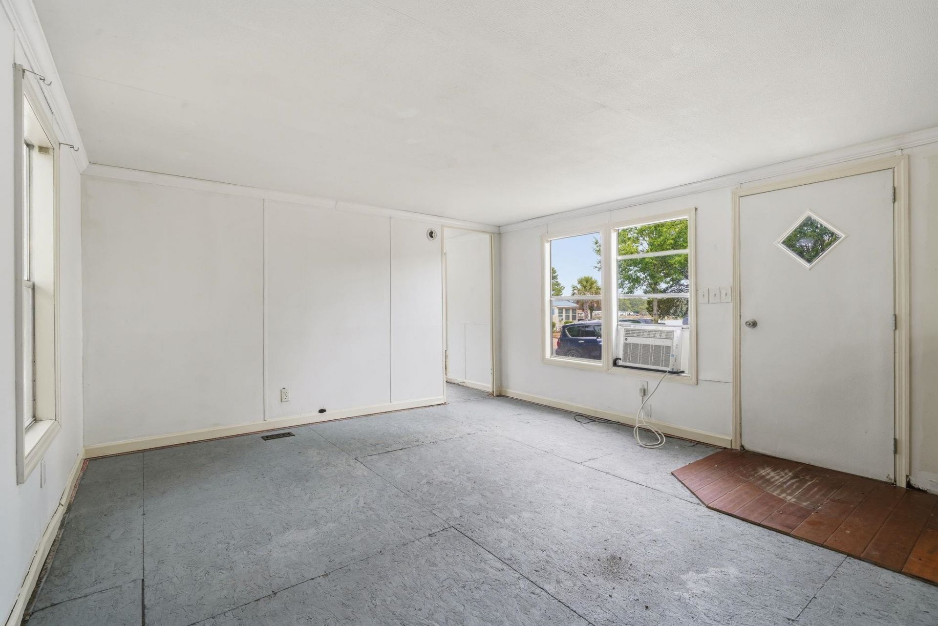 2736 Capricorn Dr. Photo 4