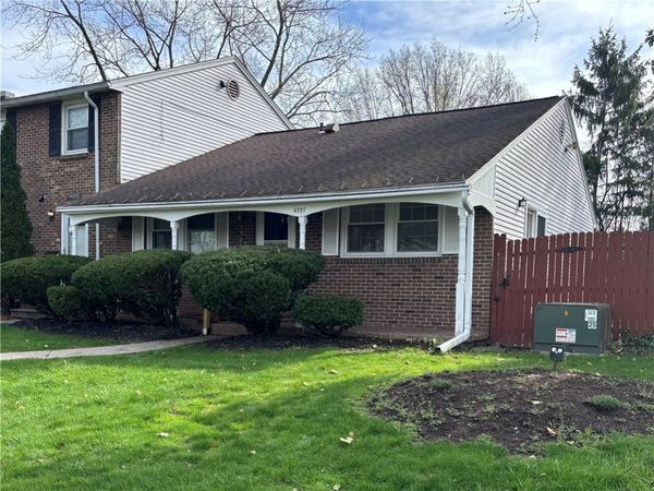 4327 Belmont Drive , Liverpool, NY 13090