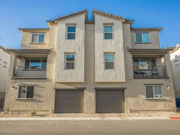 2657 Champagne Gold Avenue, North Las Vegas, NV 89086