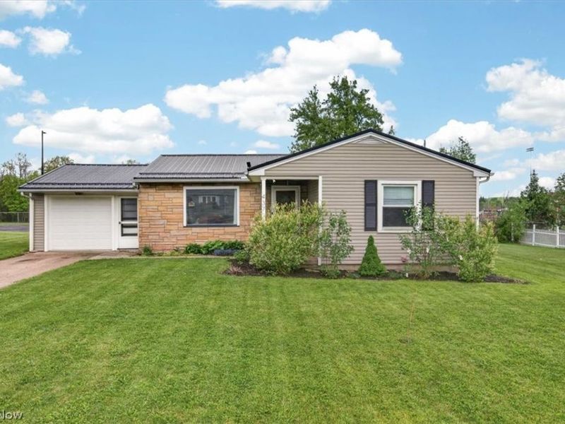 437 E Wilson Avenue , Girard, OH 44420 Photo 3