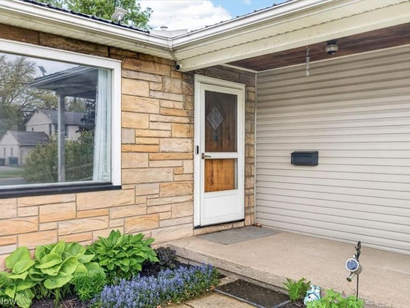 437 E Wilson Avenue , Girard, OH 44420 Photo 4
