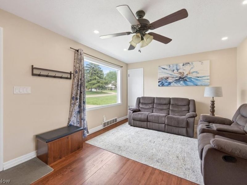 437 E Wilson Avenue , Girard, OH 44420 Photo 6