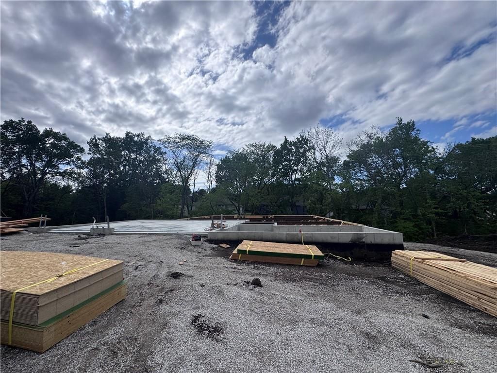 8638 Eagle Creek Drive, De Soto, KS 66018 Main Photo