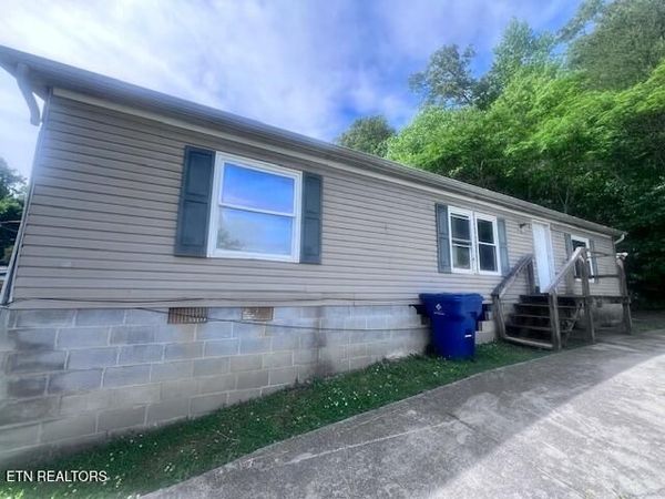 445 W Broad St, Clinton, TN 37716