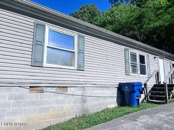 445 W Broad St, Clinton, TN 37716