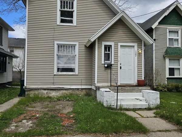 222 W Maple Street, Lansing, MI 48906
