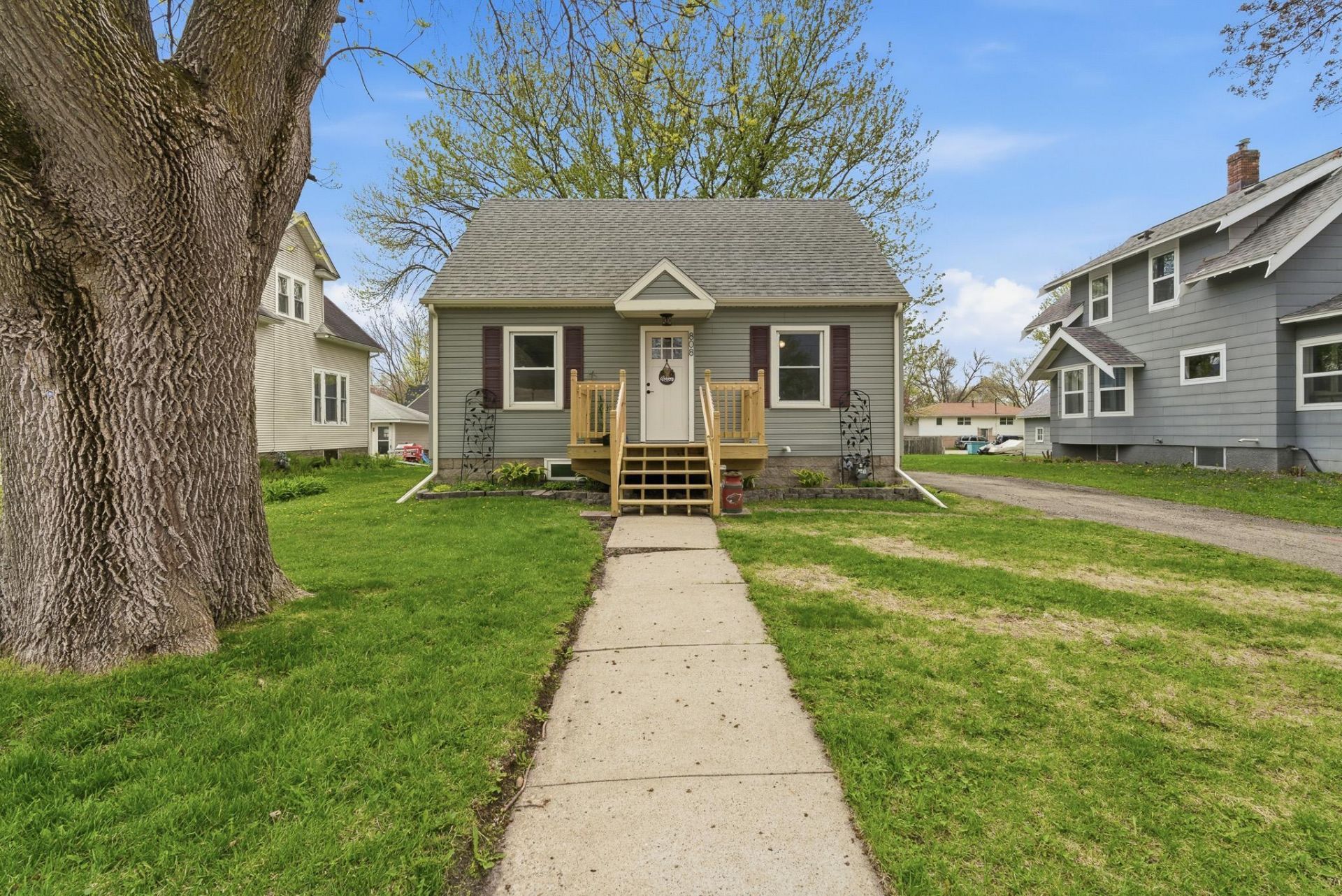 808 5th Street SE, Waseca, MN 56093