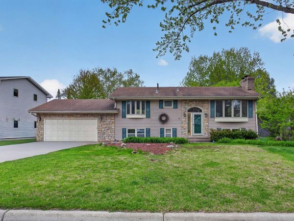 1373 Pike Lake Drive, New Brighton, MN 55112