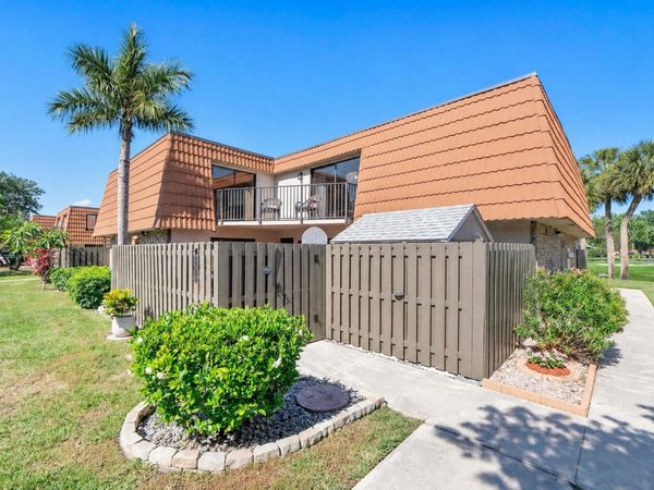1426 SW 110th Way, Davie, FL 33324