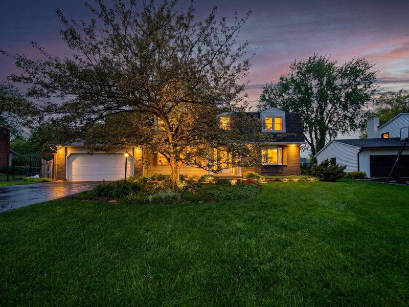 912 Colony Way, Columbus, OH 43235 Photo 3