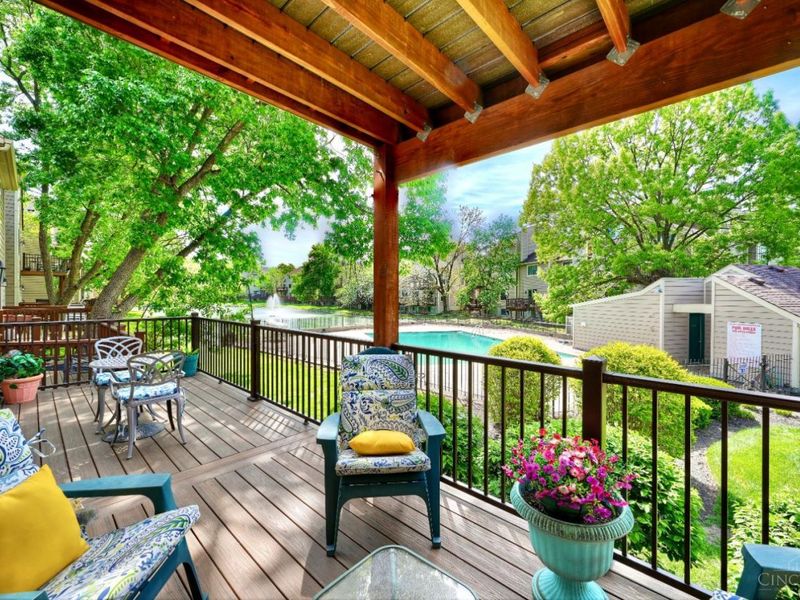 9450 Hunters Creek Drive, Cincinnati, OH 45242 Photo 7