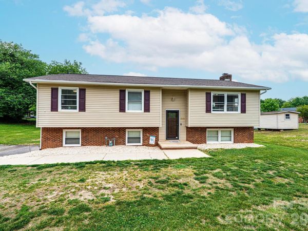 3231 25th Street NE, Hickory, NC 28601