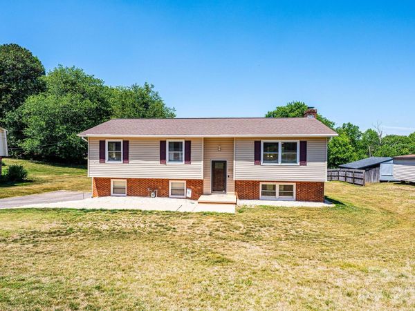 3231 25th Street NE, Hickory, NC 28601