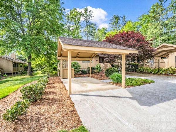102 White Oak Drive, Hendersonville, NC 28791