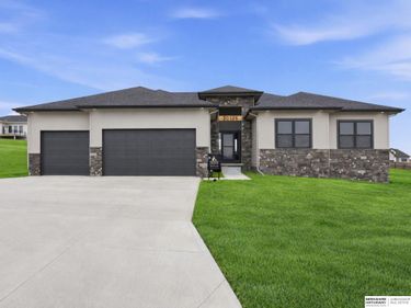 20126 S Street, Omaha, NE 68135