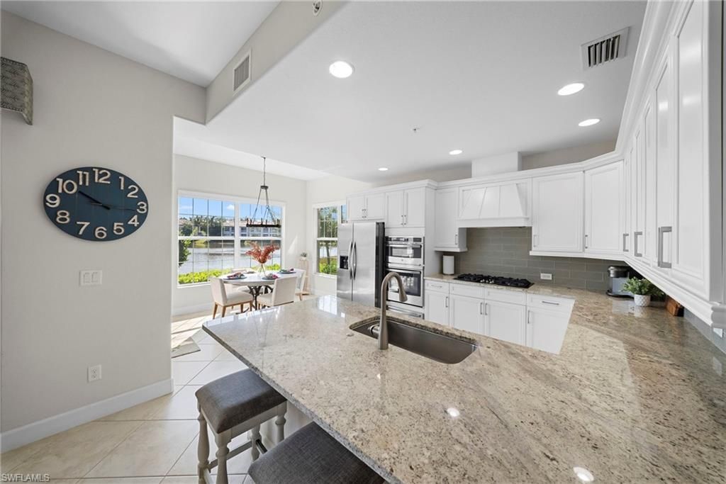 8030 Signature Club Cir, Unit 102, Naples, FL 34113 Photo