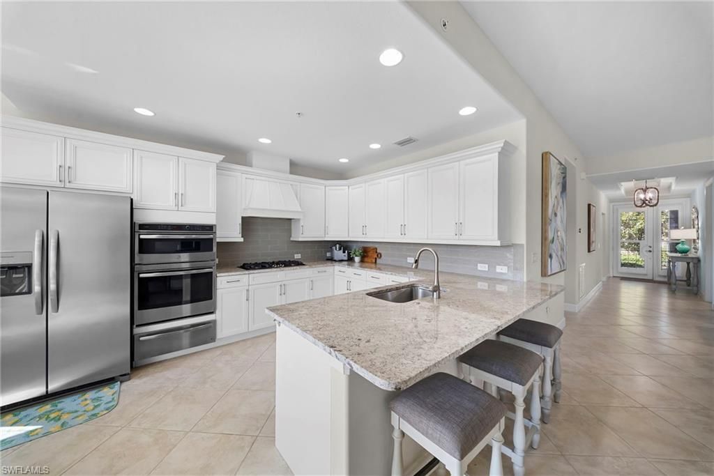 8030 Signature Club Cir, Unit 102, Naples, FL 34113 Photo