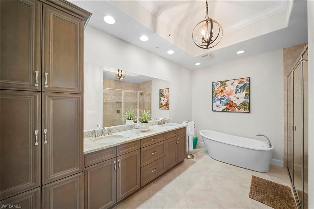 8030 Signature Club Cir, Unit 102, Naples, FL 34113 Photo